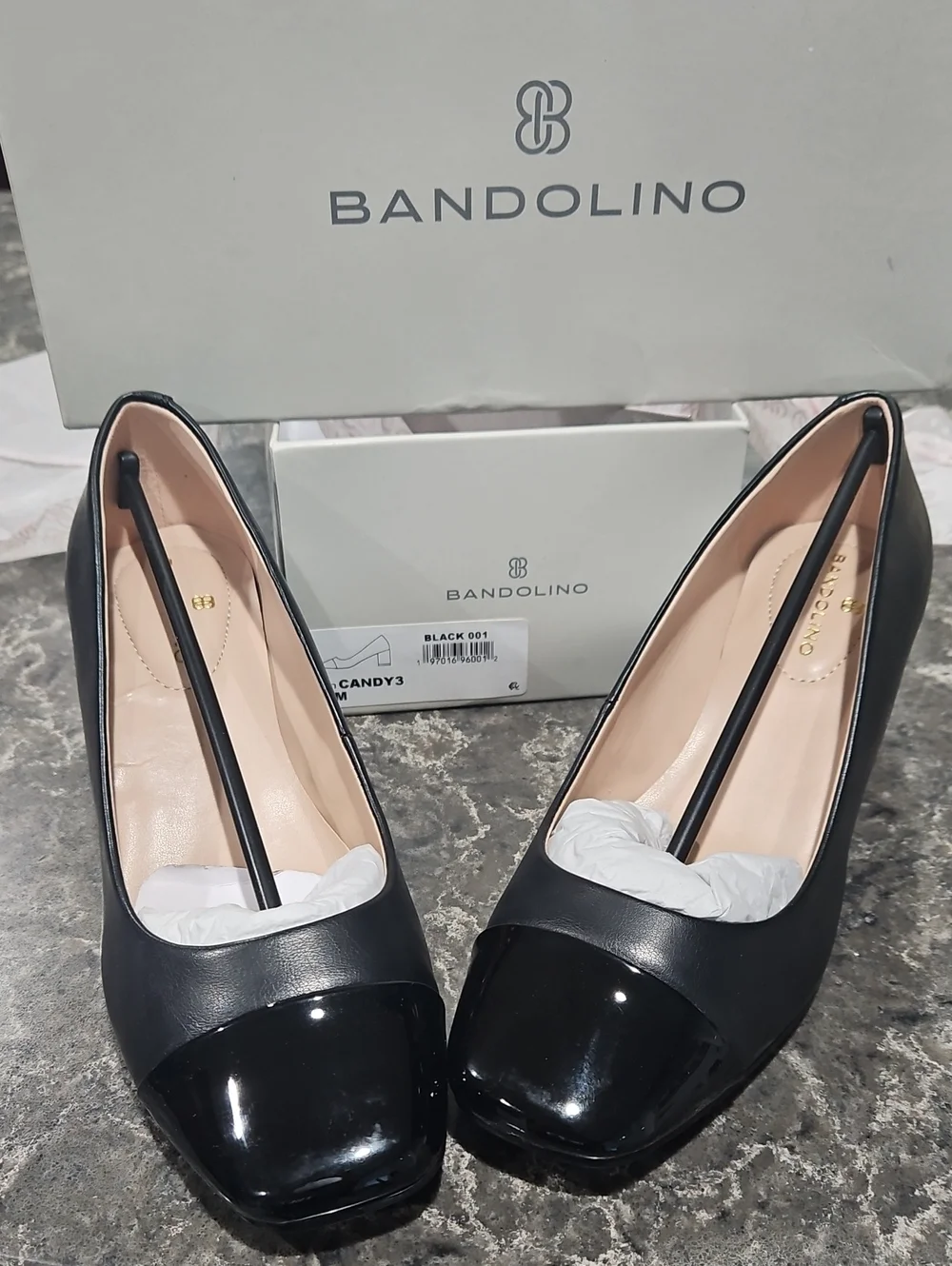 New In Box Size 6 Bandolino Black Women's with Glossy Cap Toe